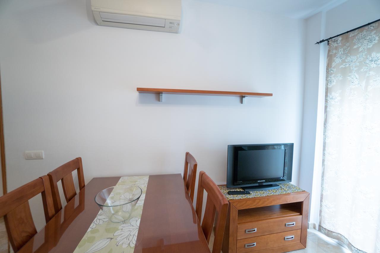 Apartamentos Manuel Martin 네르하 외부 사진